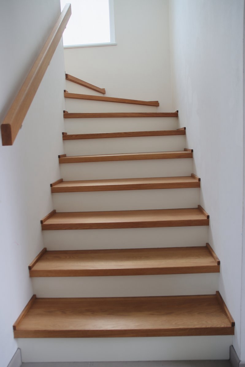 Stufen Eiche geölt auf Betontreppe