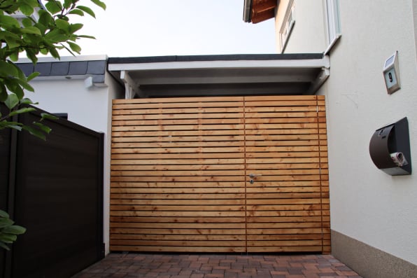 Sichtschutzzaun mit Tor Carport Hennef