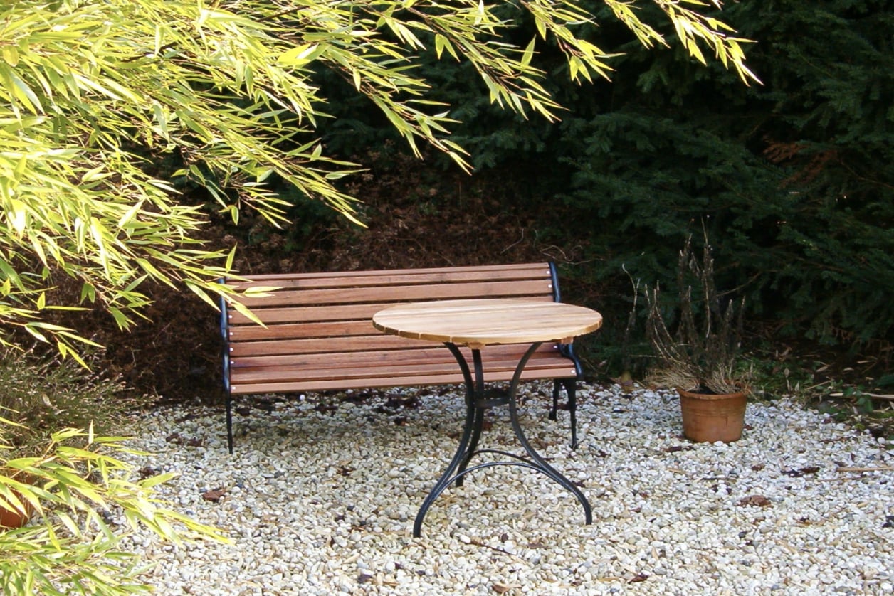 Gartentisch und Bank restauriert